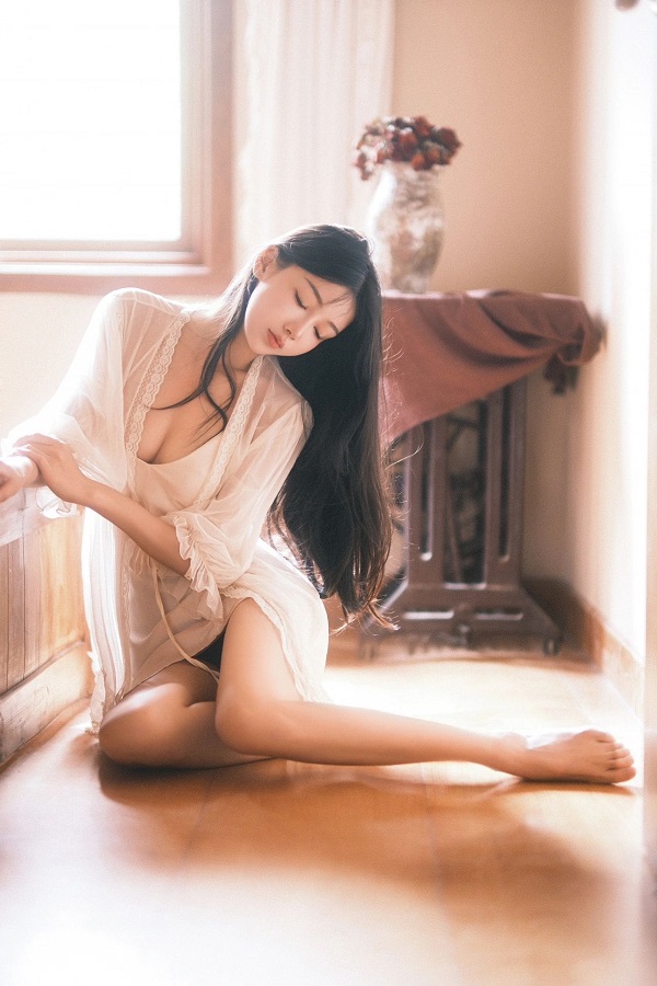 Bộ ảnh nóng bỏng với vẻ đẹp của gái xinh trong phòng ngủ