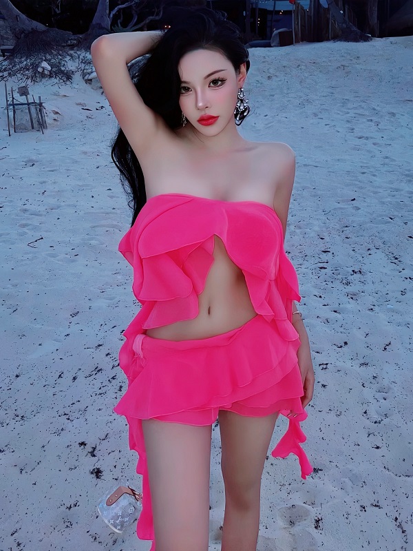 Pinky mềm mại giúp hot girl tôn lên nét đẹp yêu kiều