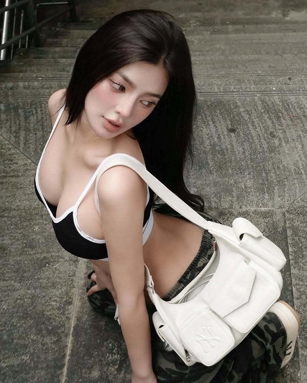 Ảnh gái xinh Trung Quốc với phong cách sexy nhưng vẫn đầy tinh tế