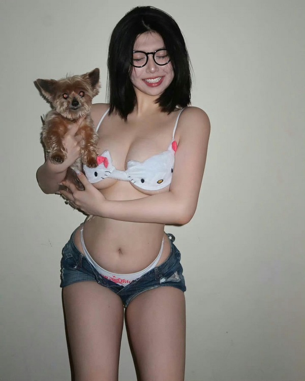 Gái xinh đẹp mặc bikini