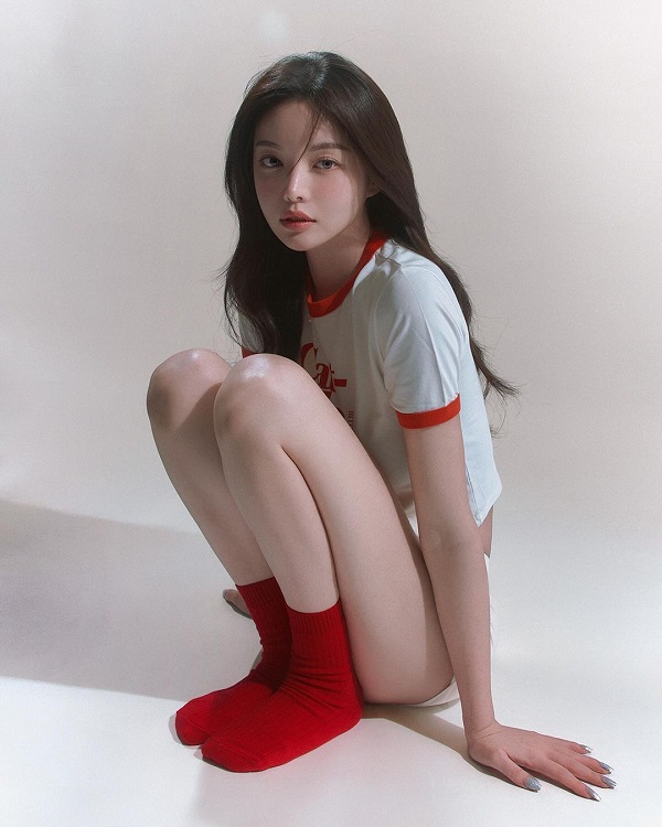 Hot girl Việt Nam diện áo croptop khoe vòng eo siêu nhỏ