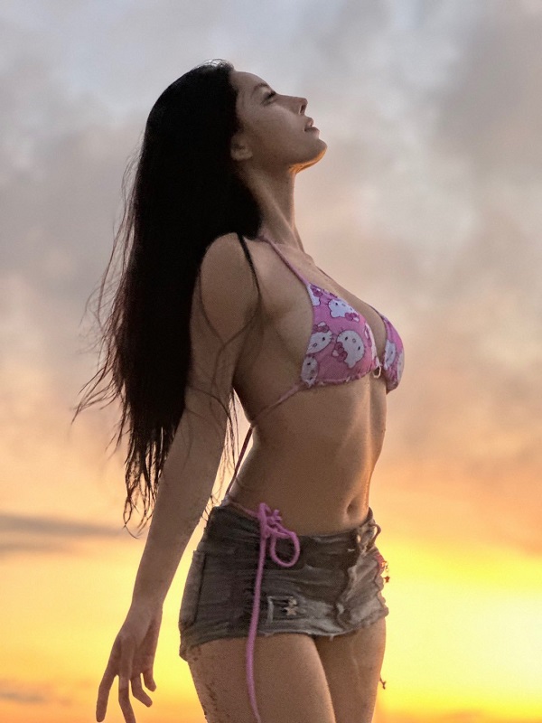 Ảnh hot girl Việt Nam với thần thái ngọt ngào nhưng đầy sức hút
