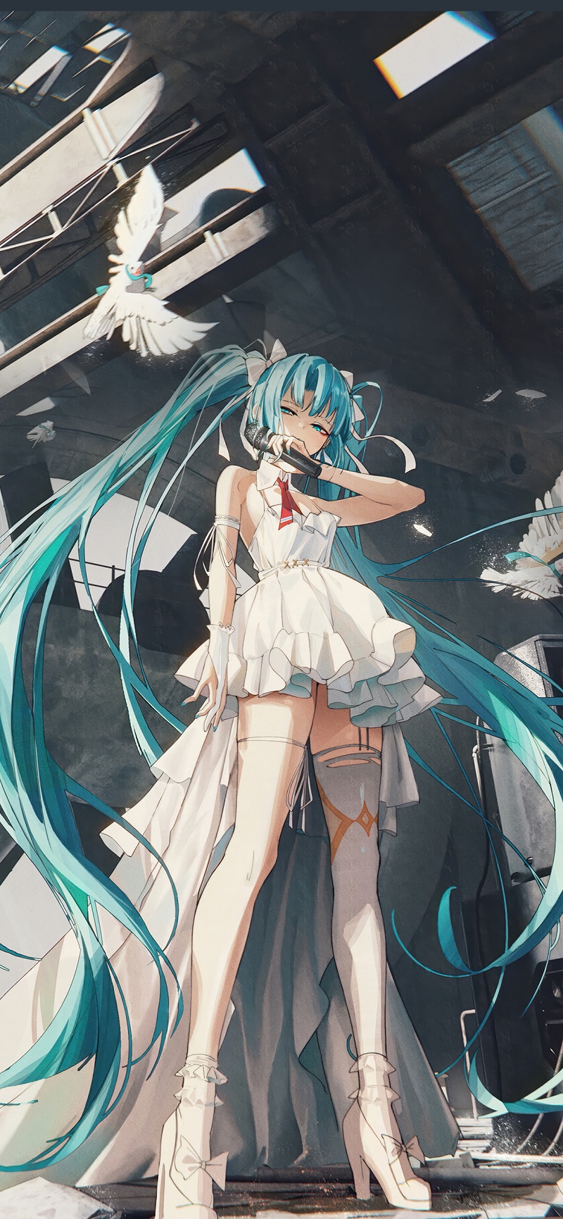 Cô ca sĩ ảo Hatsune Miku đang trình diễn trên sân khấu