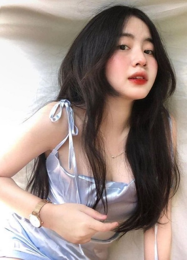 Nét trong sáng của gái sinh năm 2008