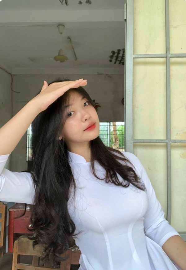 Nét tinh khôi từ gái xinh mặc áo dài trắng học sinh