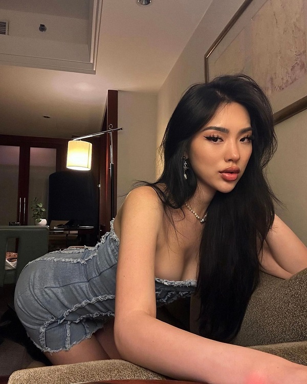 gái xinh mặc váy ngắn 3