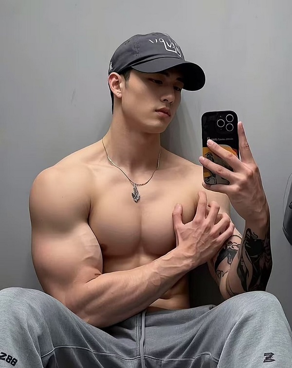 Phong cách cực men trong ảnh trai 6 múi