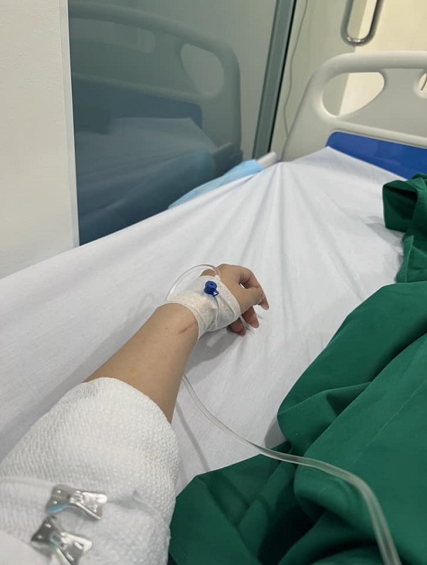Hình ảnh truyền nước chụp từ góc nhìn trên