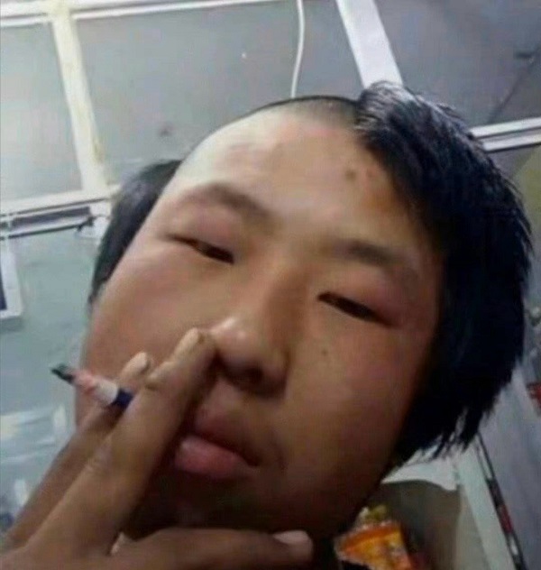 Meme hút thuốc 1